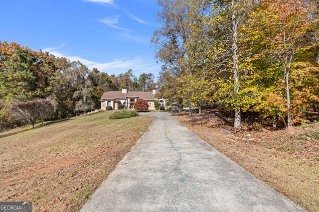 593 Cross Creek Drive, Toccoa, GA 30577