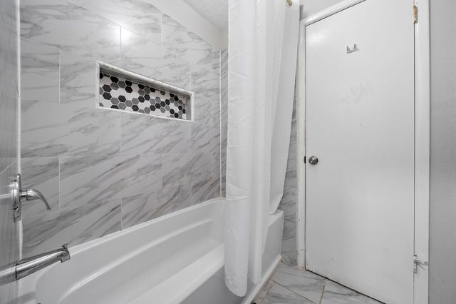 21814 Lampasas Drive, Galveston, TX 77554