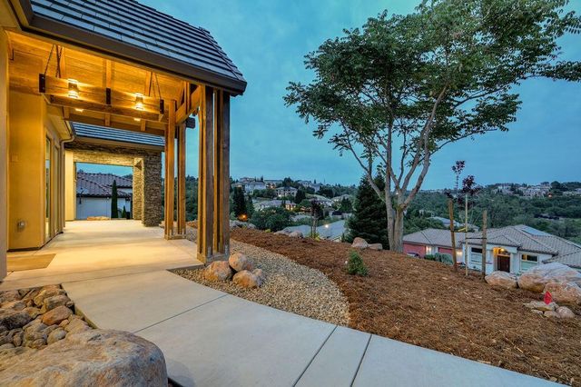 634 Lakeridge Dr, Auburn, CA 95603