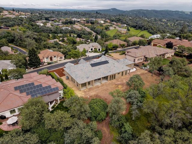 634 Lakeridge Dr, Auburn, CA 95603