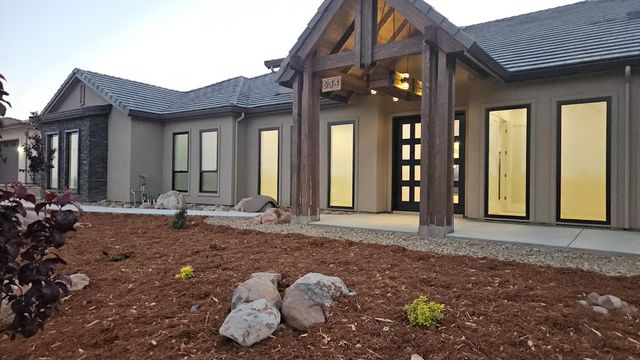 634 Lakeridge Dr, Auburn, CA 95603