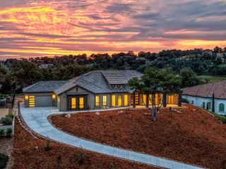 634 Lakeridge Dr, Auburn, CA 95603