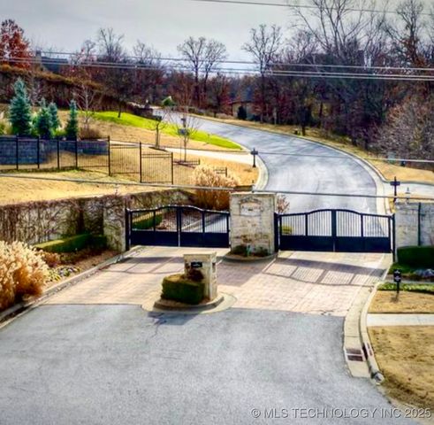 12110 S 14th Court, Jenks, OK 74037