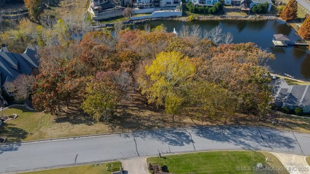 12110 S 14th Court, Jenks, OK 74037