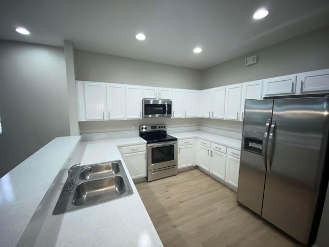 1215 Rosegate Boulevard, Riviera Beach, FL 33404