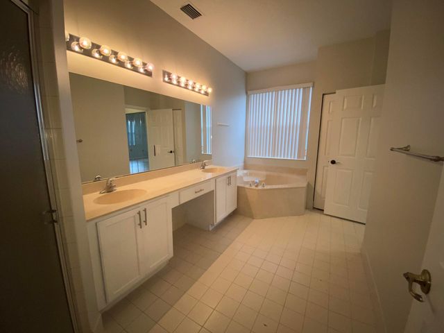 1215 Rosegate Boulevard, Riviera Beach, FL 33404