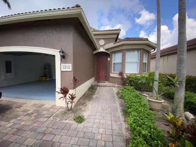 1215 Rosegate Boulevard, Riviera Beach, FL 33404