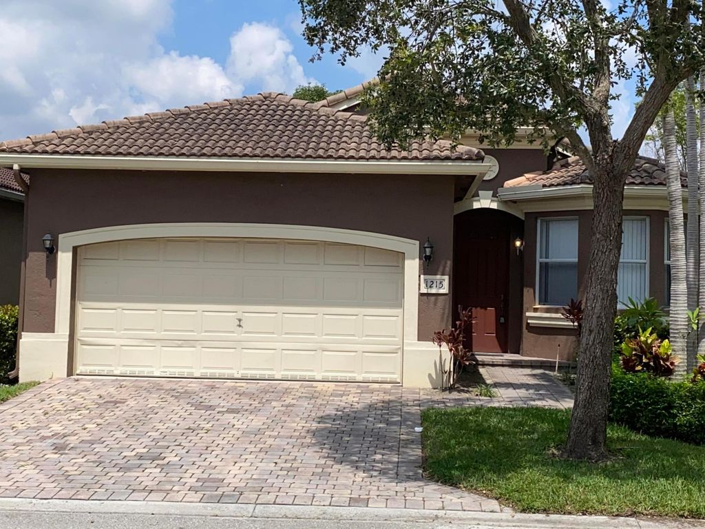 1215 Rosegate Boulevard, Riviera Beach, FL 33404