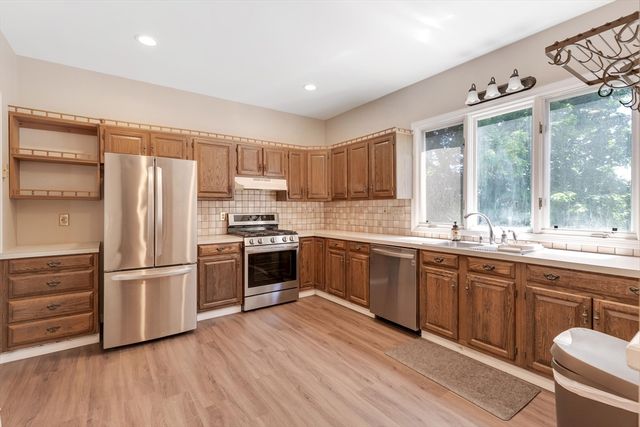 38 Fifth St, Medford, MA 02155