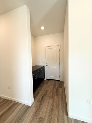 873 S Philip Avenue, Fowler, CA 93625