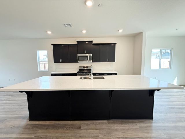 873 S Philip Avenue, Fowler, CA 93625