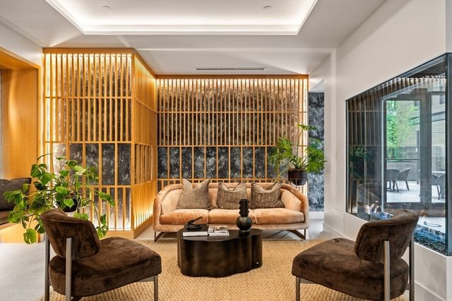 566 Columbus Ave 614, Boston, MA 02118