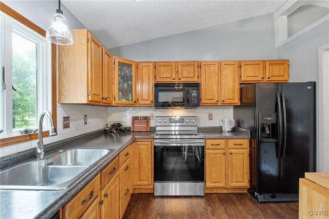6129 Smith Road, Cicero, NY 13212