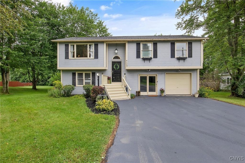 6129 Smith Road, Cicero, NY 13212