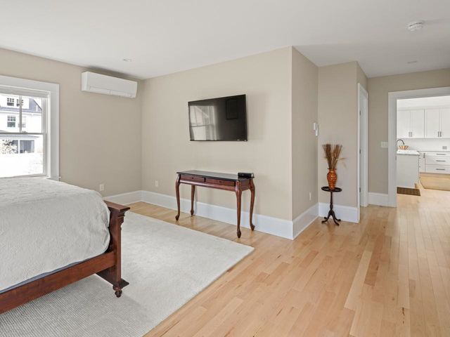 28 Henderson Terrace, Burlington, VT 05401