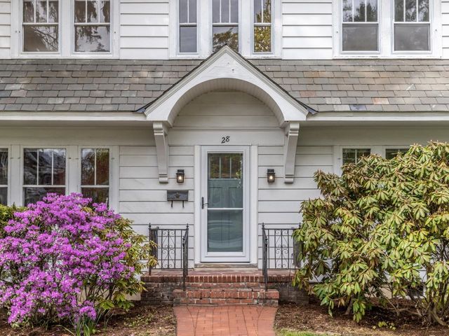 28 Henderson Terrace, Burlington, VT 05401