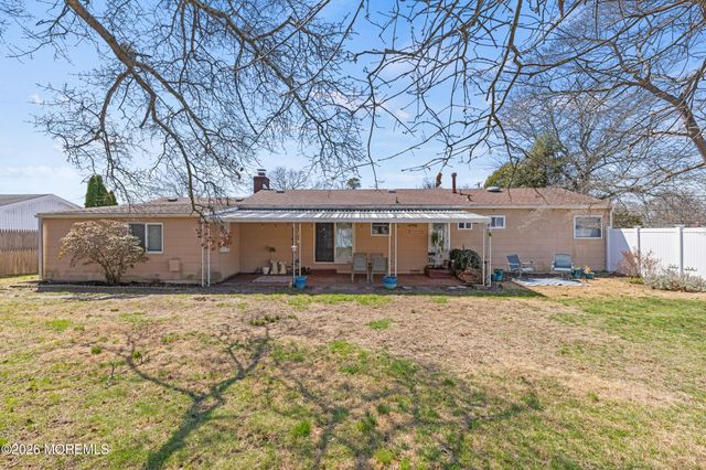 1020 Crystal Drive, Toms River, NJ 08753
