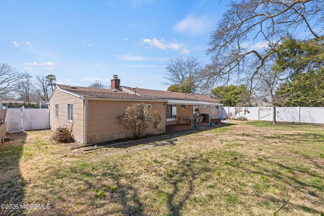 1020 Crystal Drive, Toms River, NJ 08753