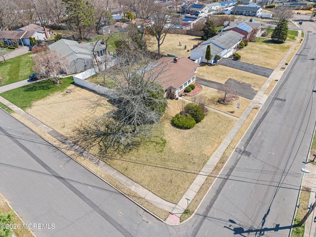 1020 Crystal Drive, Toms River, NJ 08753