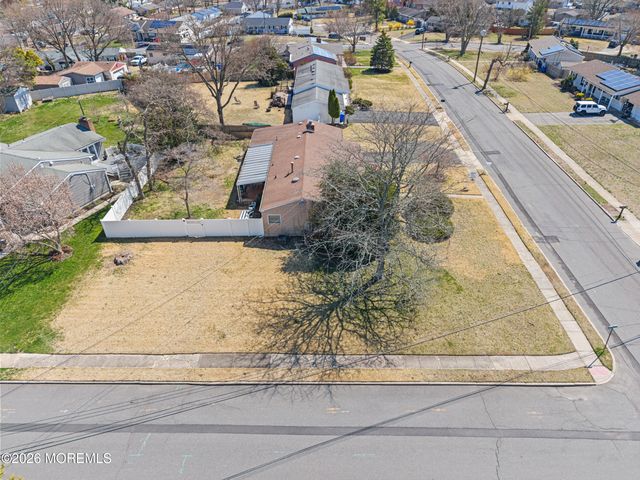 1020 Crystal Drive, Toms River, NJ 08753