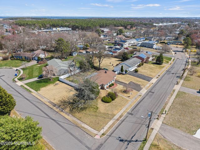 1020 Crystal Drive, Toms River, NJ 08753