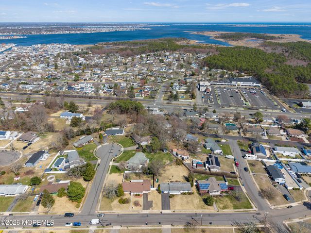1020 Crystal Drive, Toms River, NJ 08753