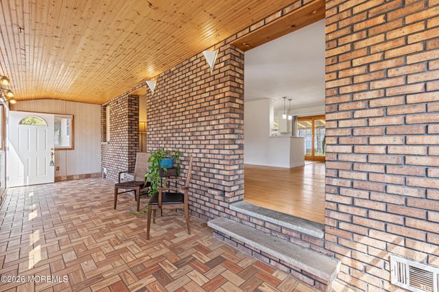 1020 Crystal Drive, Toms River, NJ 08753