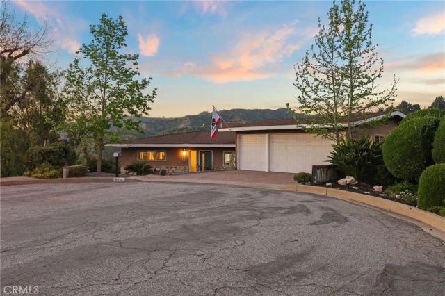 80 Sequoia Drive, Pasadena, CA 91105