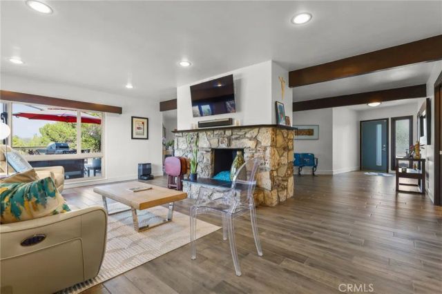 80 Sequoia Drive, Pasadena, CA 91105