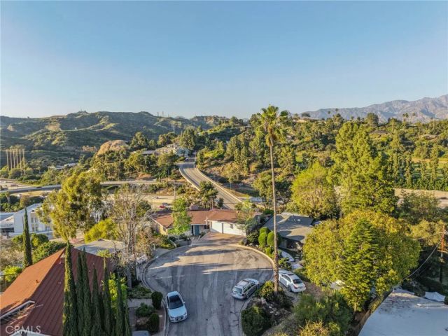 80 Sequoia Drive, Pasadena, CA 91105