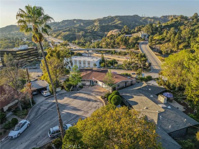 80 Sequoia Drive, Pasadena, CA 91105
