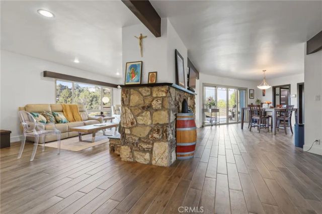 80 Sequoia Drive, Pasadena, CA 91105