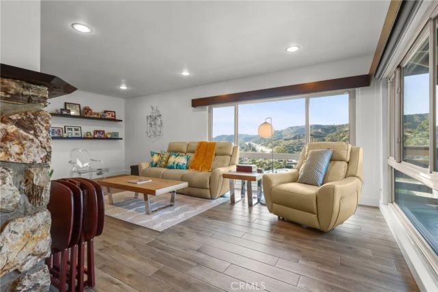 80 Sequoia Drive, Pasadena, CA 91105