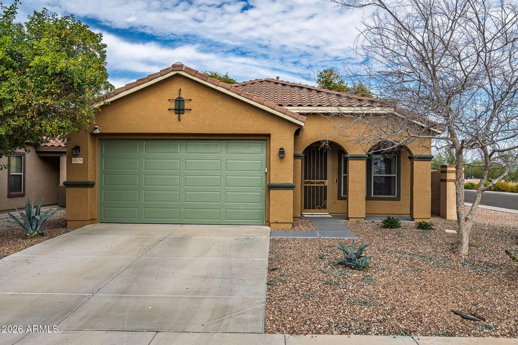 Image 1 of property listing at 39976 W TAMARA Lane, Maricopa, AZ 85138