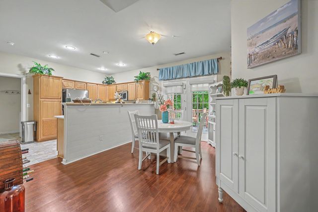8693 Grassy Oak Trail, North Charleston, SC 29420