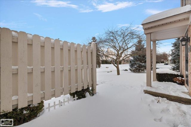 44585 N Bunker Hill Drive, Clinton Township, MI 48038