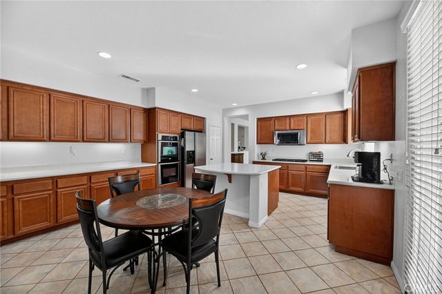 32797 Secretariat Court, Menifee, CA 92584