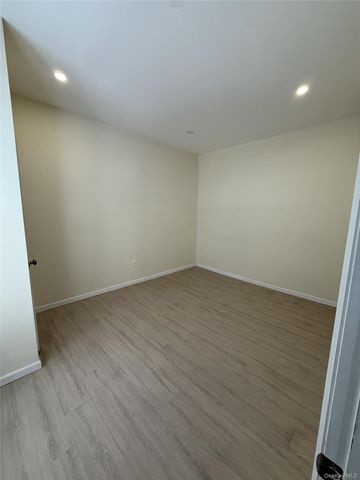 127 Mineola Boulevard 1, Mineola, NY 11501
