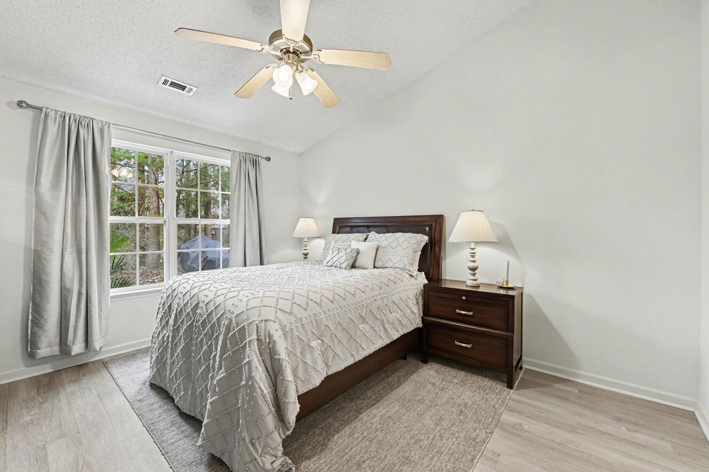 Image 13 of property listing at 8045 Vermont Road, North Charleston, SC 29418