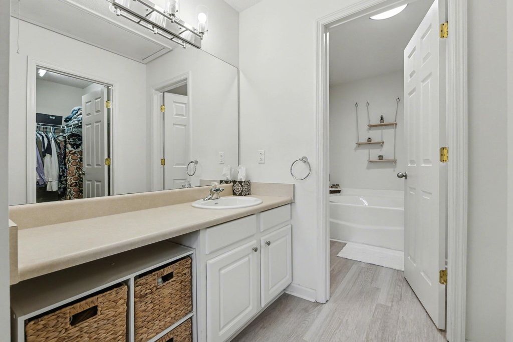 Image 17 of property listing at 8045 Vermont Road, North Charleston, SC 29418