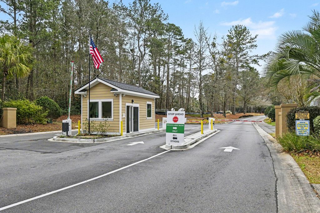 Image 33 of property listing at 8045 Vermont Road, North Charleston, SC 29418