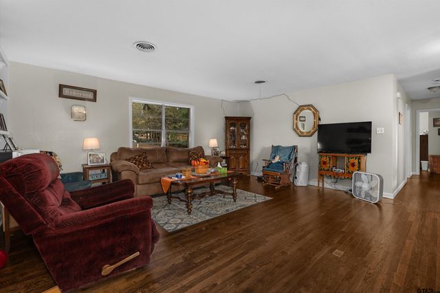 387 Hill Ave, Rusk, TX 75785