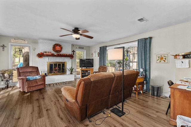 387 Hill Ave, Rusk, TX 75785