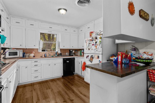 387 Hill Ave, Rusk, TX 75785