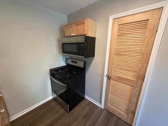 213 N ANN ST 6, Columbia, MO 65201