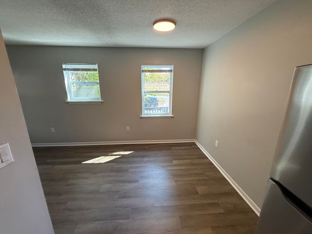 213 N ANN ST 6, Columbia, MO 65201