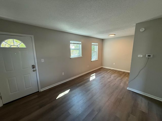 213 N ANN ST 6, Columbia, MO 65201