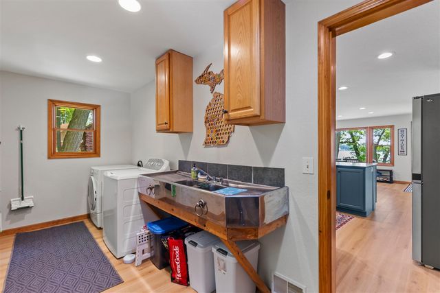 9898 S Pritchard Drive, Stanwood, MI 49346