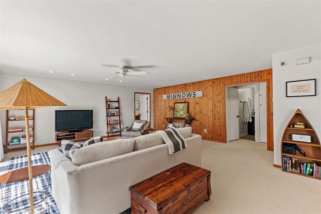 9898 S Pritchard Drive, Stanwood, MI 49346