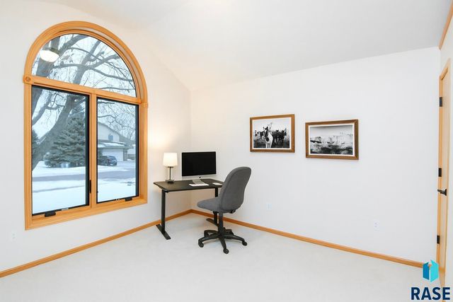 6915 W Westminster Dr Drive, Sioux Falls, SD 57106